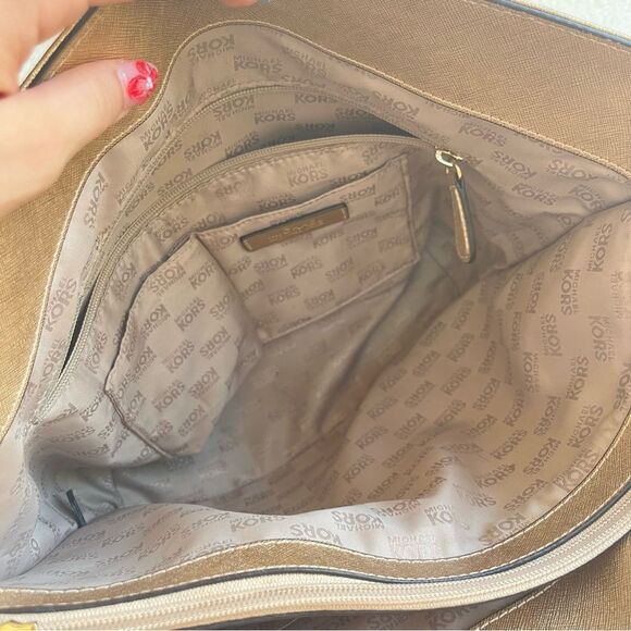 MICHAEL KORS Gold Champagne Pocket Jet Set Hamilton Voyager Tote - Picture 10 of 10